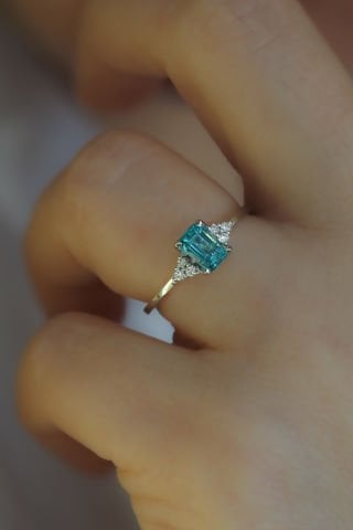 0.72 Karat Zümrüt Pırlanta Yüzük