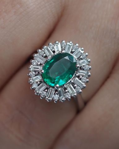 2.06 karat Naturel Zümrüt Pırlanta Yüzük