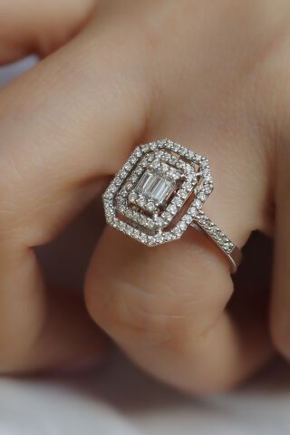 0.64 Karat Baget Pırlanta Yüzük