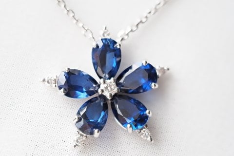 2.70 KARAT SAFİR PIRLANTA KOLYE