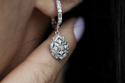 0.77 Karat Baget Pırlanta Küpe