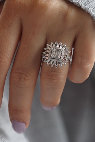 1.28 Karat Baget Pırlanta Yüzük