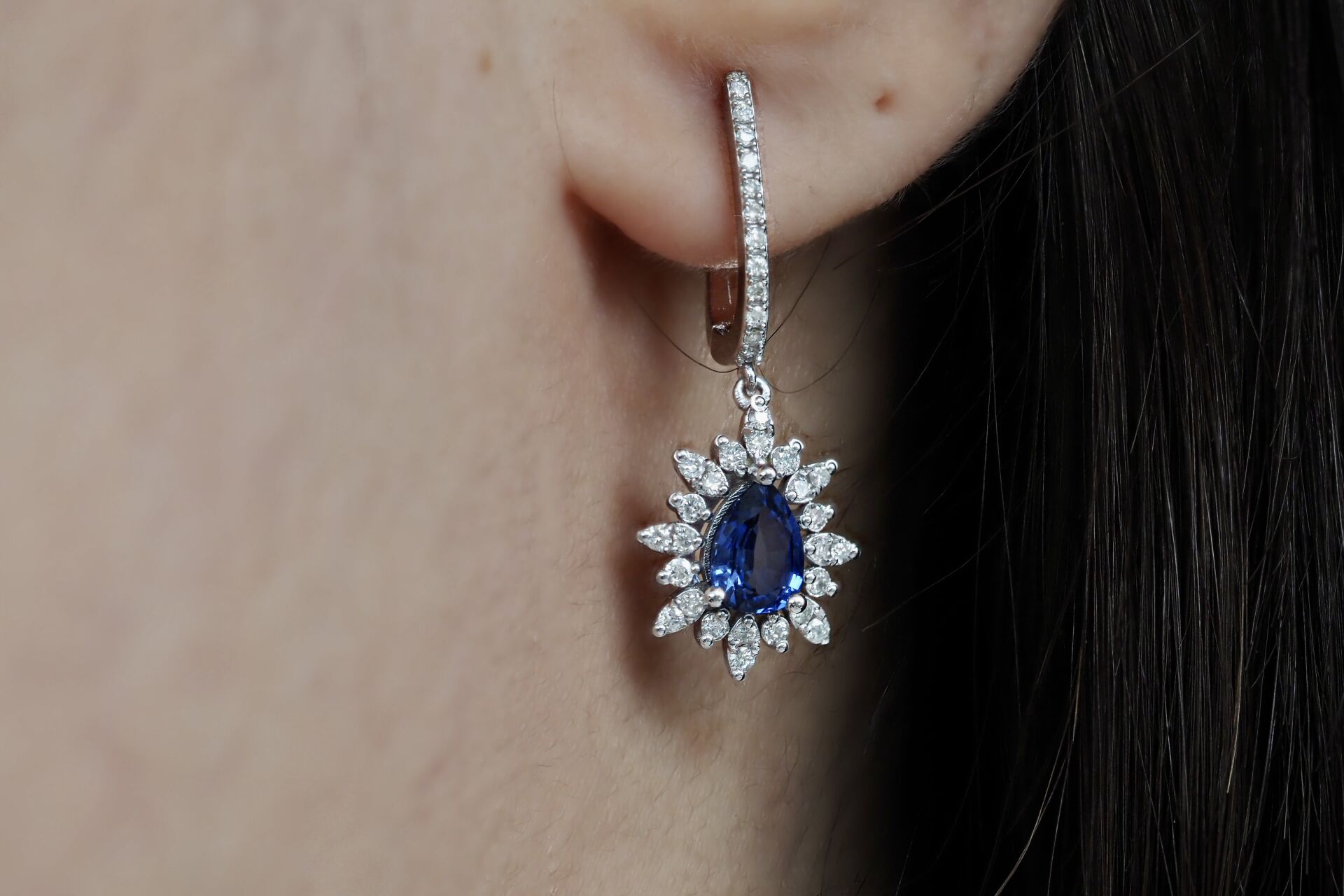 2,46 karat Safir & Pırlanta küpe