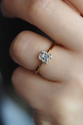 0.31 Karat Baget Pırlanta Yüzük