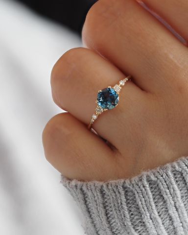 1.13 Karat London Blue & Pırlanta Yüzük