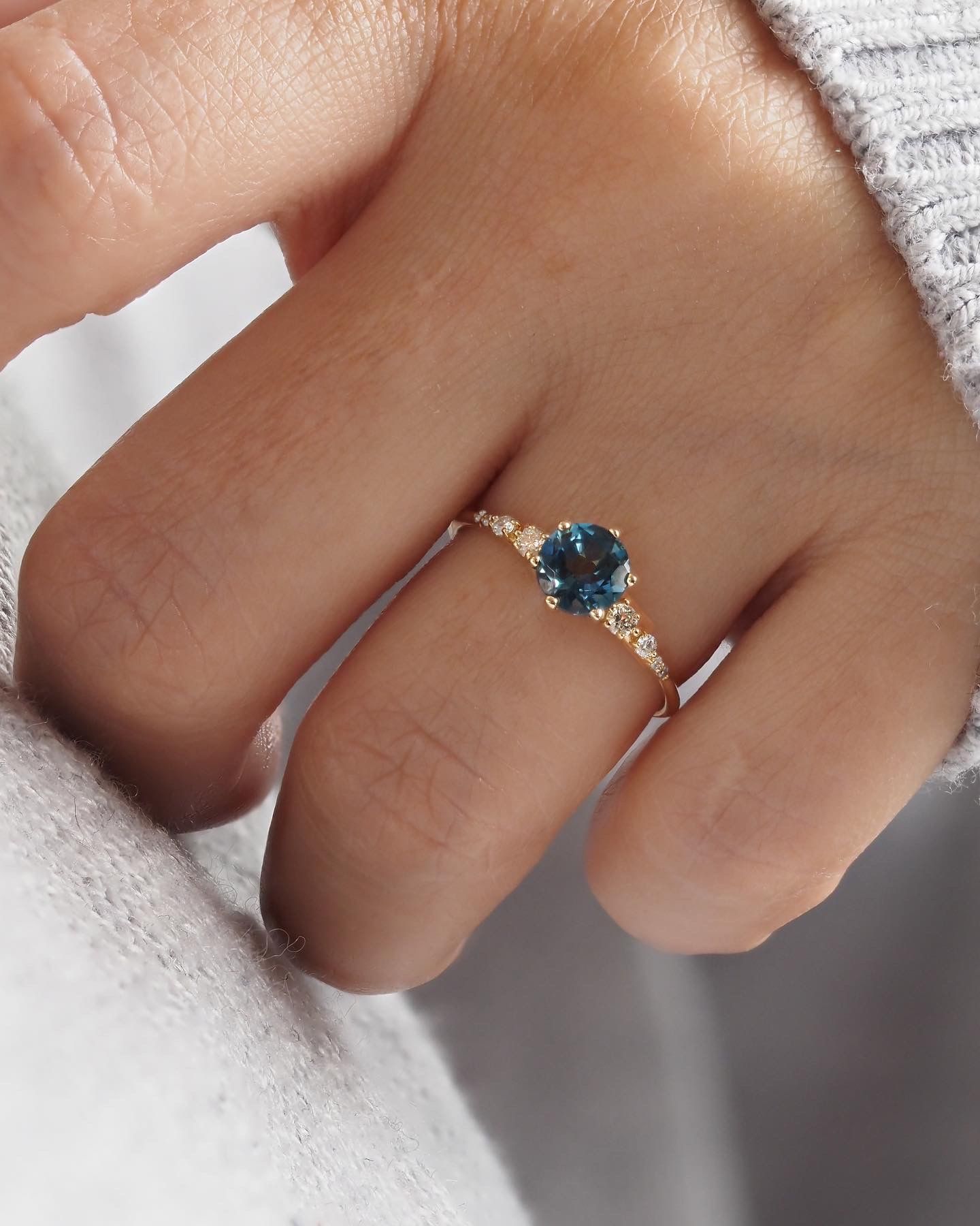 1.13 Karat London Blue & Pırlanta Yüzük