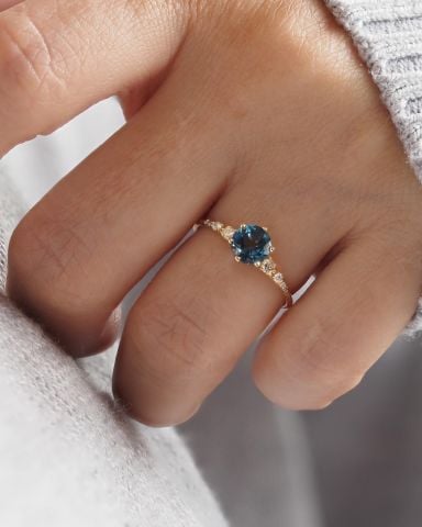 1.13 Karat London Blue & Pırlanta Yüzük