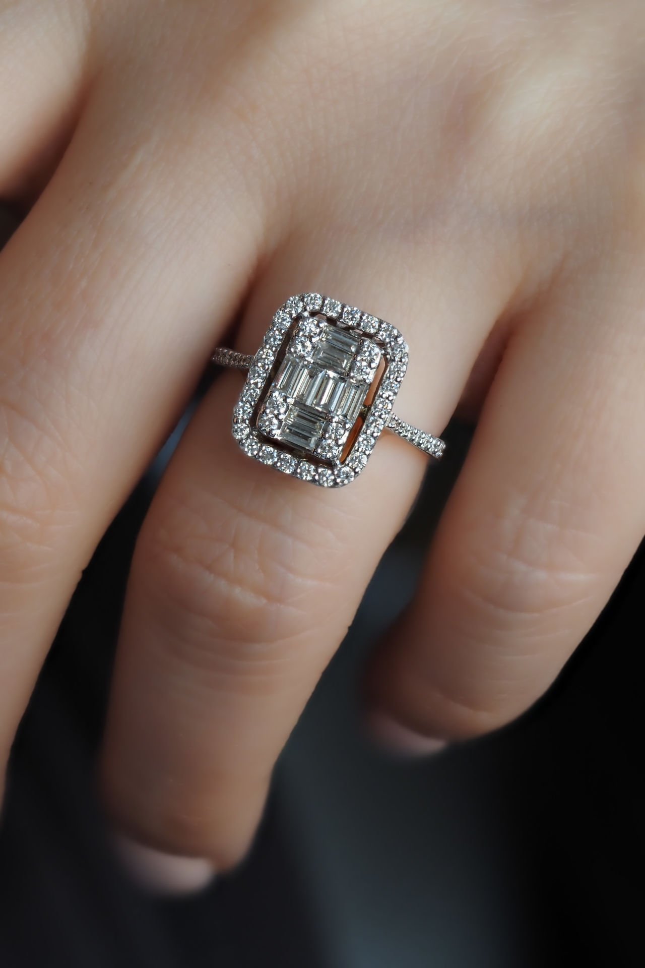 0.92 Karat Baget Pırlanta Yüzük
