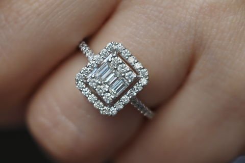 0.86 Karat Baget Pırlanta Yüzük