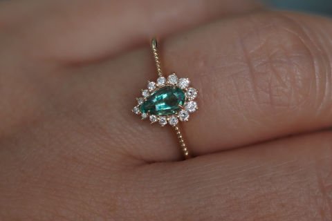 0.44 KARAT ZÜMRÜT PIRLANTA YÜZÜK