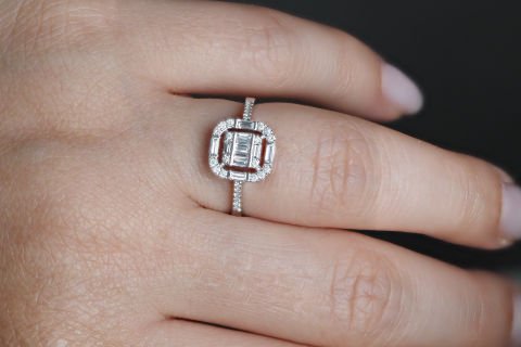 0.37 karat Baget PIRLANTA YÜZÜK