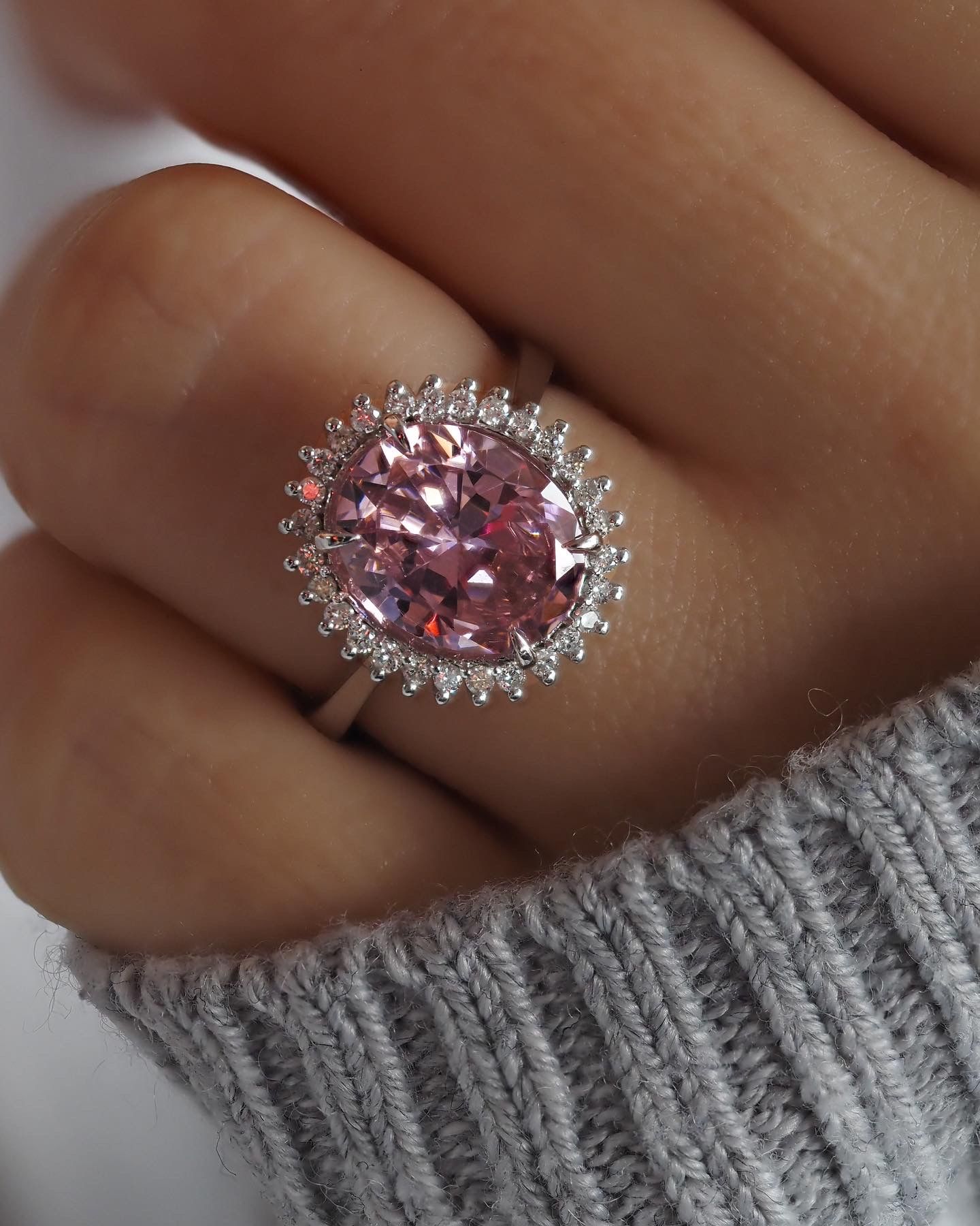 9.25 Karat Qizit Pink & Pırlanta Yüzük
