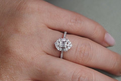 0.51 KARAT PIRLANTA YÜZÜK