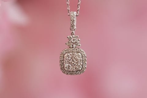 0.36 karat Pırlanta Ananas Kolye