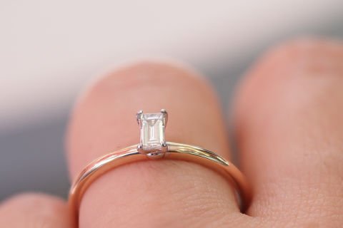 0.16 KARAT BAGET TEK TAŞ PIRLANTA YÜZÜK