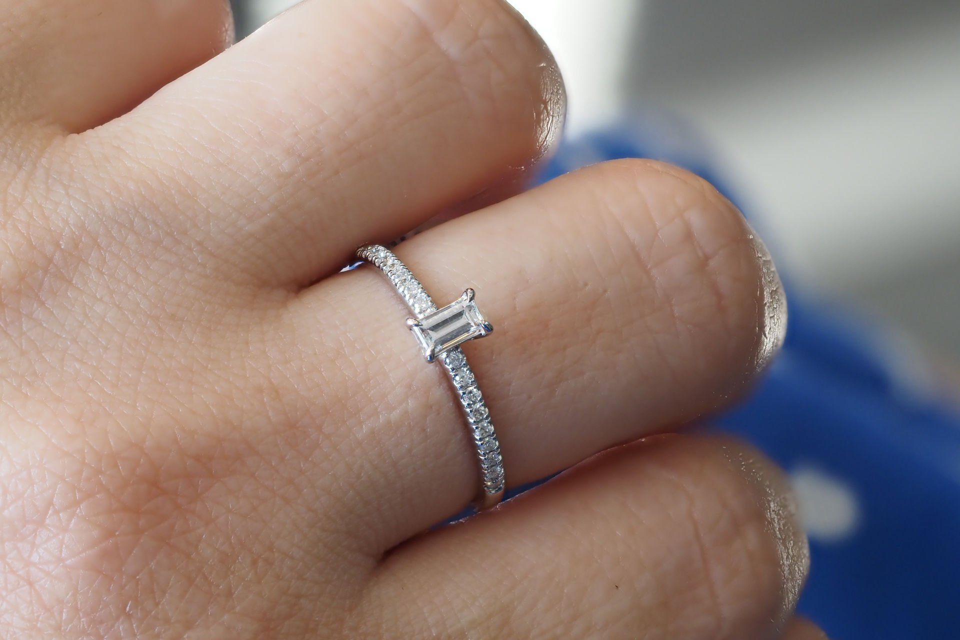 0.28 KARAT BAGET TEK TAŞ PIRLANTA YÜZÜK