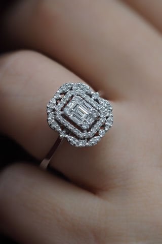 0.53 Karat Baget Pırlanta Yüzük