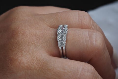0.94 KARAT BAGET PIRLANTA YÜZÜK