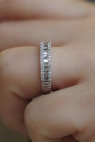 0.75 karat Baget Yarımtur Pırlanta Yüzük