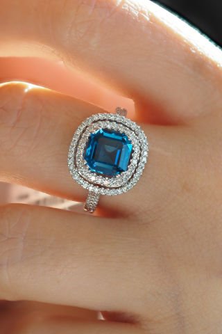 2.95 karat London Blue & Pırlanta yüzük