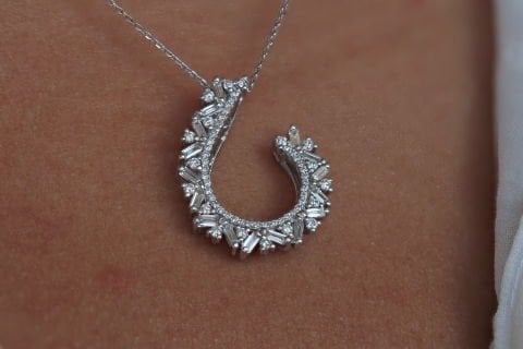 0.84 karat BAGET PIRLANTA KOLYE