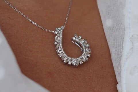 0.84 karat BAGET PIRLANTA KOLYE