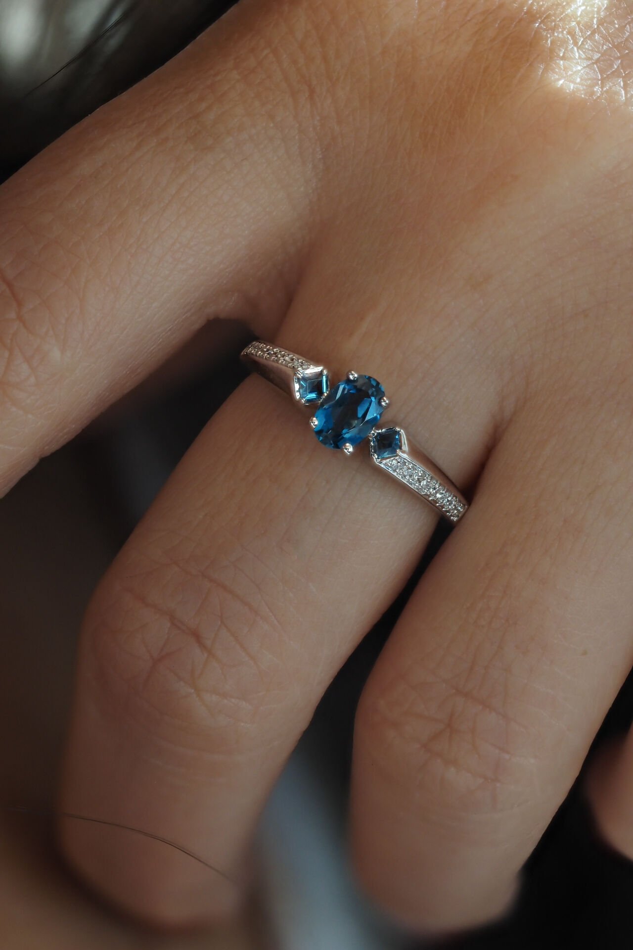 0,60 karat London Blue & Pırlanta Yüzük