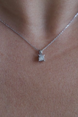 0.25 karat Tek taş Pırlanta Kolye
