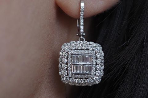2.69 karat Baget Pırlanta Küpe