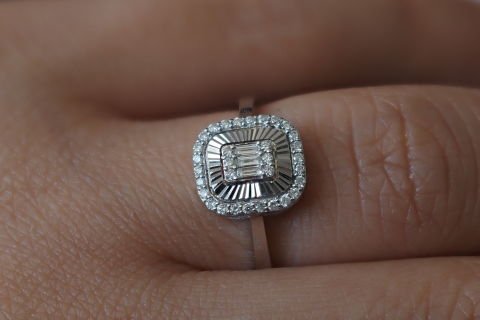 0.23 karat Baget Pırlanta Yüzük