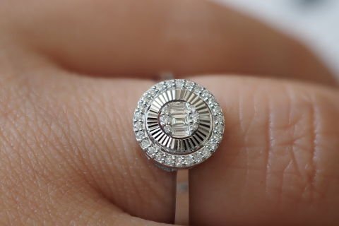 0.17 karat Baget Pırlanta Yüzük