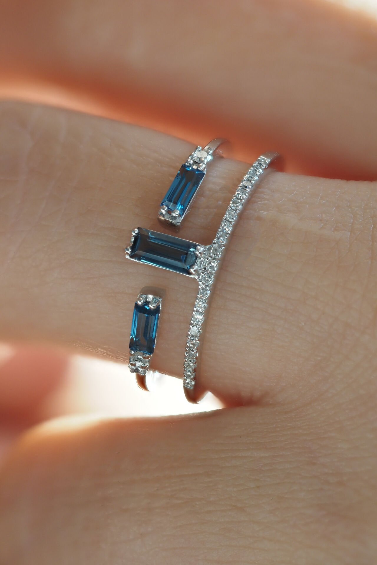 0,72 karat London Blue & Pırlanta Yüzük