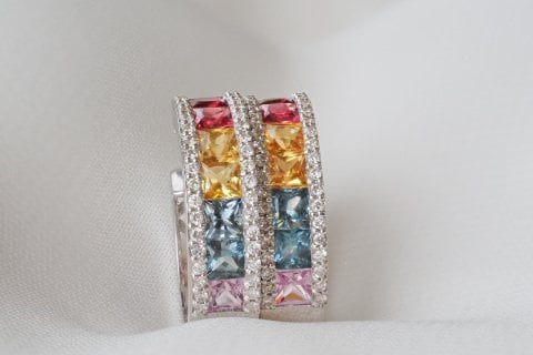 3.20 KARAT RAİNBOW PIRLANTA KÜPE