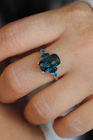 4,40 karat London Blue Yüzük