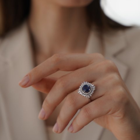 3,71 KARAT SAFİR BAGET PIRLANTA YÜZÜK