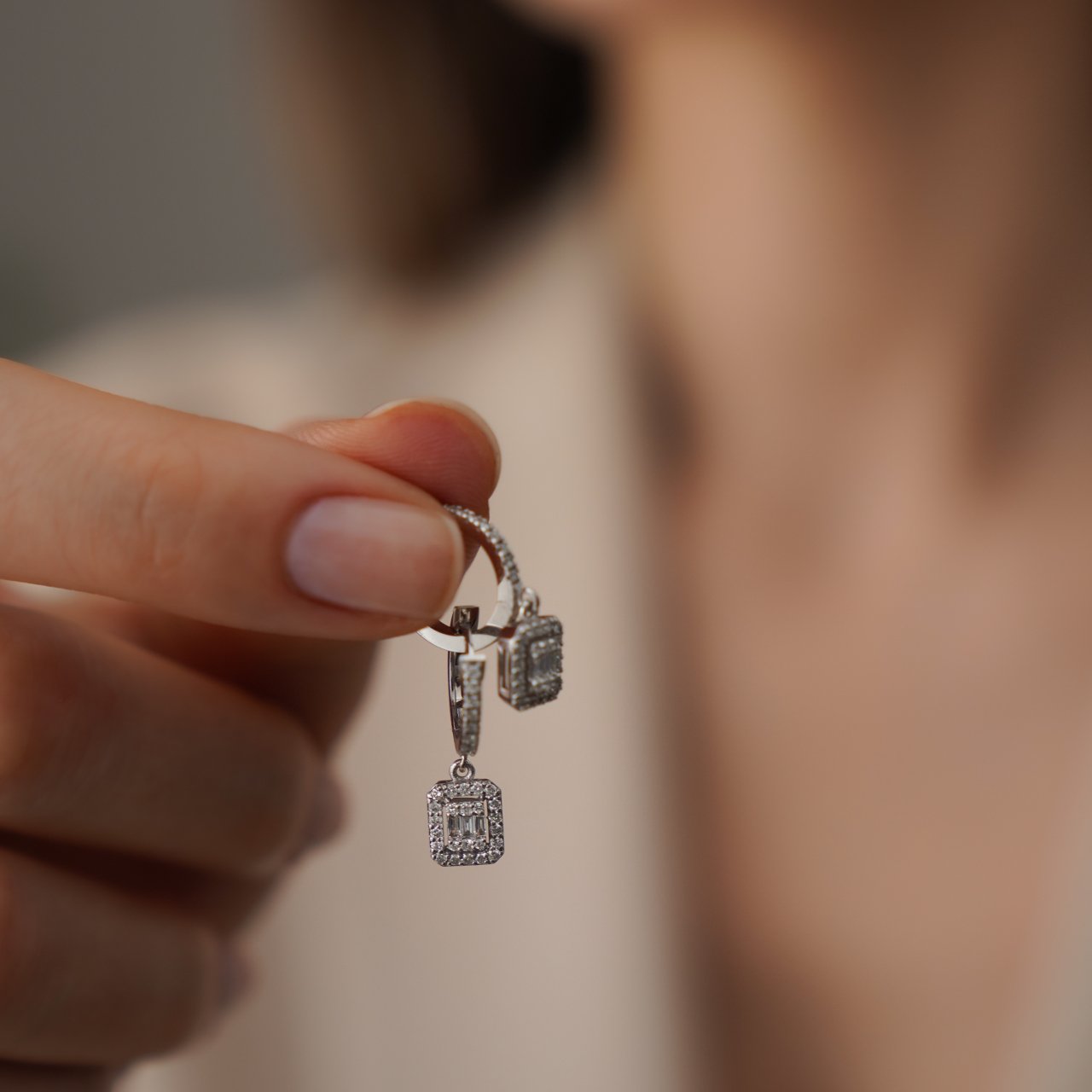 0.50 KARAT BAGET PIRLANTA KÜPE