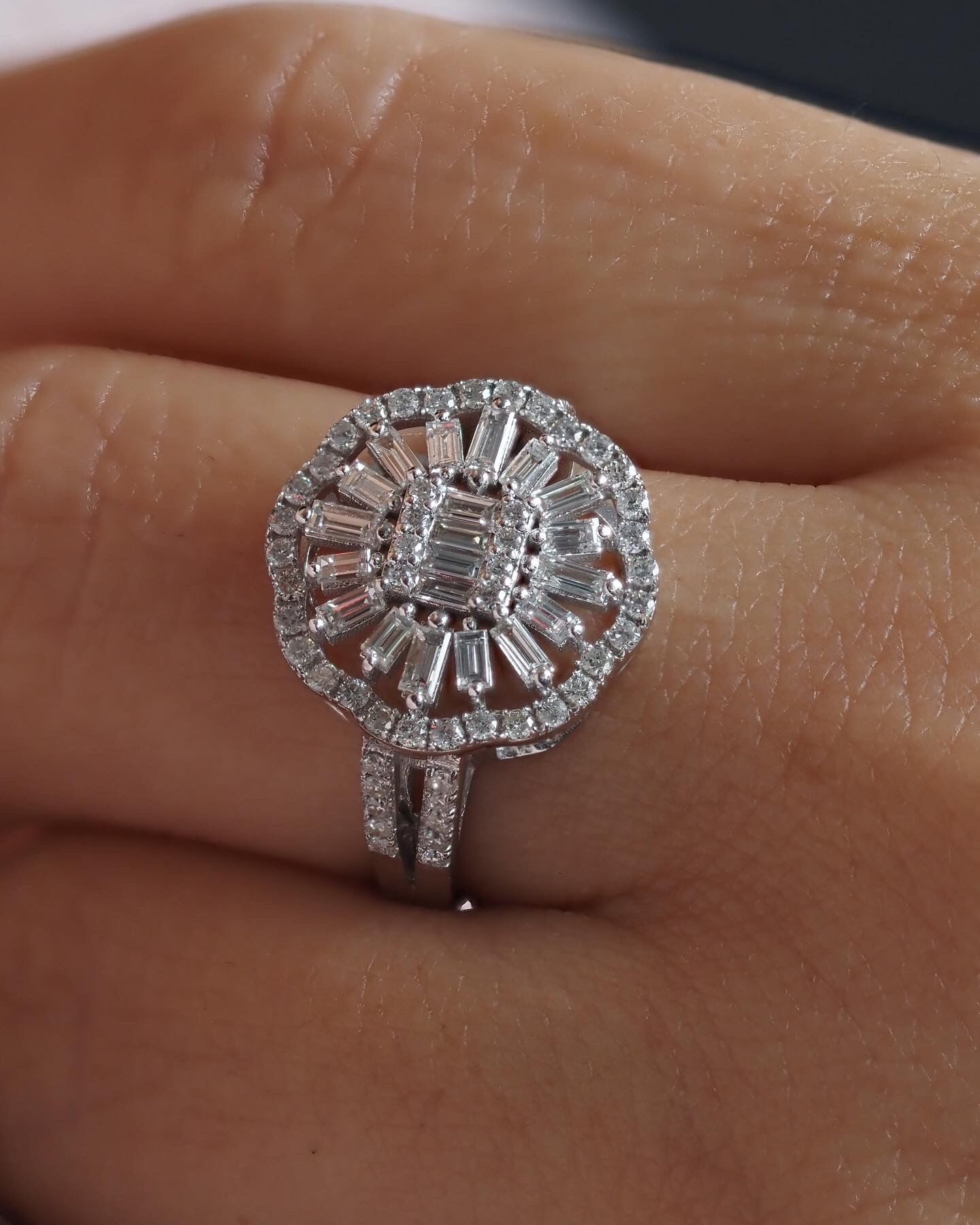 0.86 karat Baget Pırlanta Yüzük