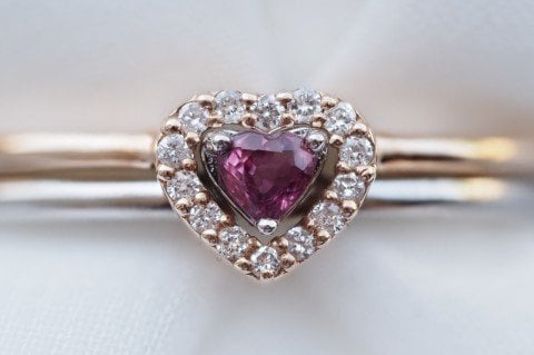 0.25 KARAT RUBY PIRLANTA YÜZÜK