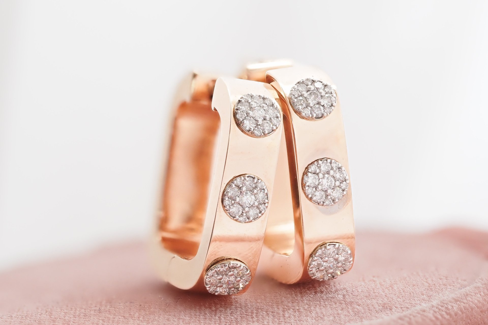 0.34 KARAT PIRLANTA KÜPE