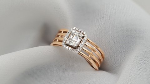 0.31 KARAT BAGET PIRLANTA YÜZÜK