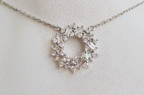 0.55 KARAT BAGET PIRLANTA KOLYE