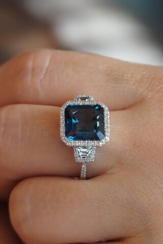5,79 karat London Blue & Pırlanta Yüzük