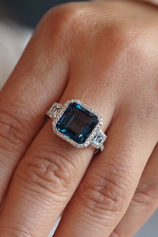 5,79 karat London Blue & Pırlanta Yüzük
