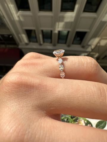 1.40  Karat oval pırlanta tektaş yüzük