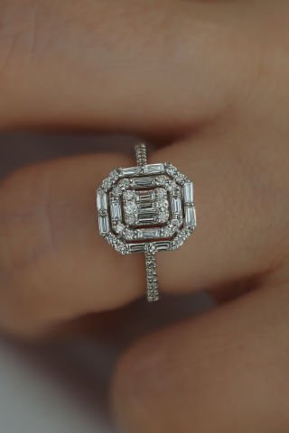 0,64 karat Baget Pırlanta Yüzük