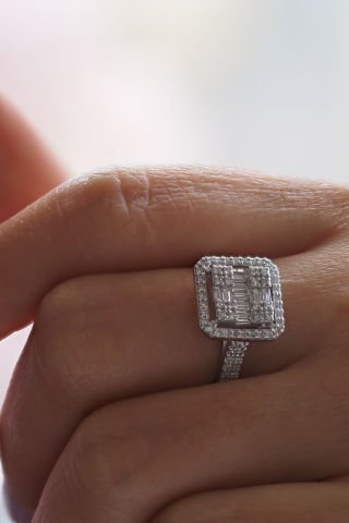 0.80 Karat Baget Pırlanta Yüzük