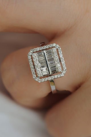 0.75 karat Baget Pırlanta Yüzük