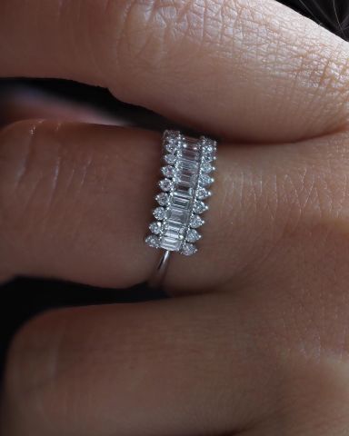 0.67 Karat Baget Pırlanta Yüzük