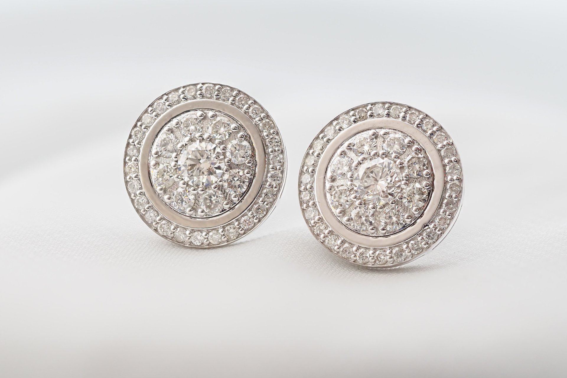 1.49 KARAT PIRLANTA KÜPE