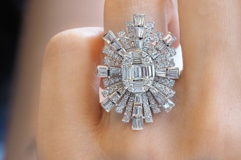 2.14 KARAT BAGET PIRLANTA YÜZÜK